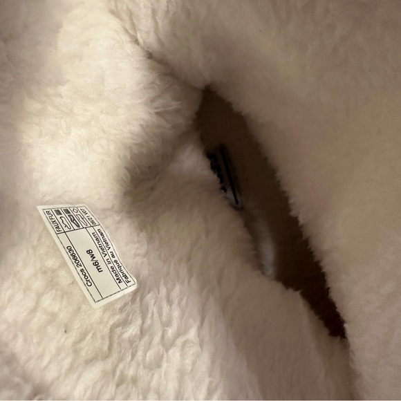 CROCS White Winter Boots - Picture 6 of 8